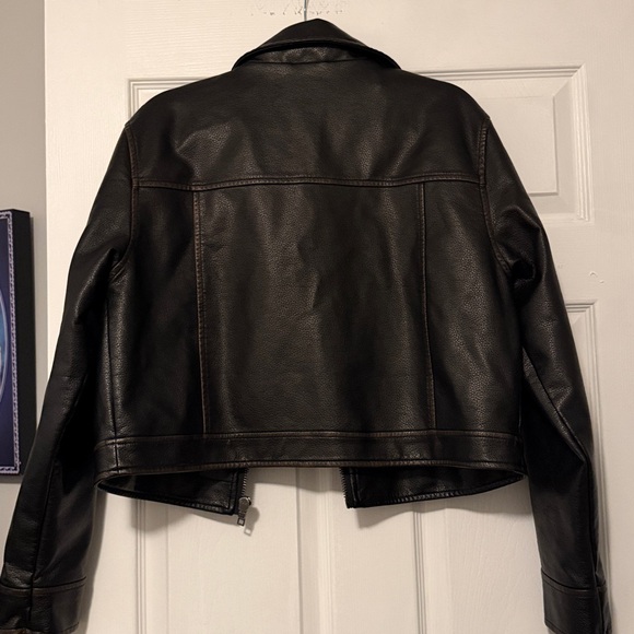 Disturbia | Ermania Crop Faux Leather Jacket - Picture 8 of 9